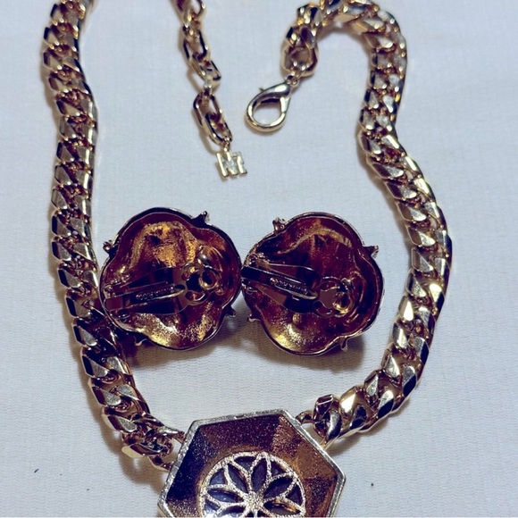 FABULOUS Vtg NINA RICCI Heavy Gold Link Necklace with Matching Clip On Earring - Picture 9 of 11